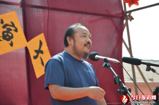 山東大學(xué)文化遺產(chǎn)研究院副院長(zhǎng)、山東省民俗學(xué)會(huì)會(huì)長(zhǎng)張士閃致辭.jpg